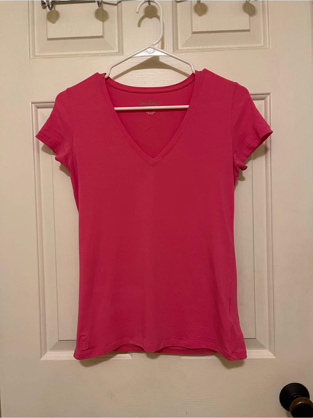 Lilly Pulitzer Etta Top dark Pink V-Neck Short Sleeve Tee